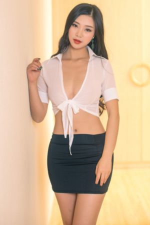 年轻的岳母在线_JVID性感写真